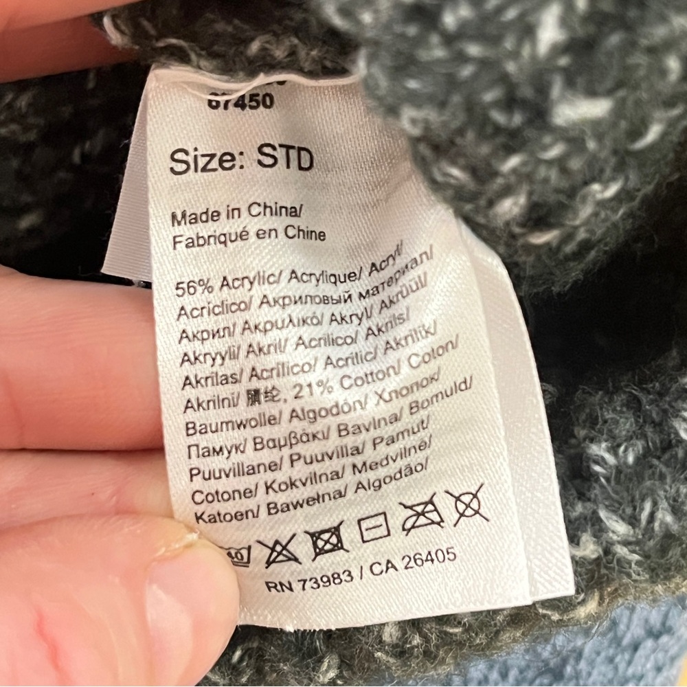 Set of Beanies Carhartt and Helly Hansen - Picture 4 of 5